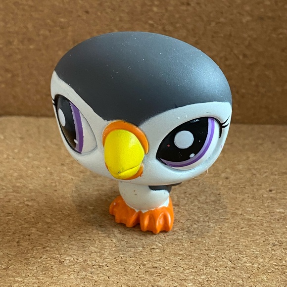Authentic Hasbro 2008 Littlest Pet Shop LPS #1748 Puffin dark grey W/purple eyes - Picture 11 of 11